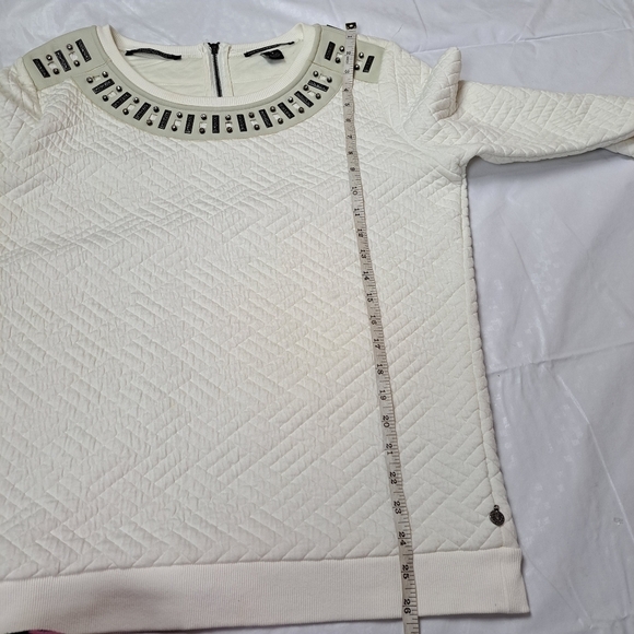 𝅺MAISON Scotch Quilted Embellished Neck Sweater - Picture 15 of 16